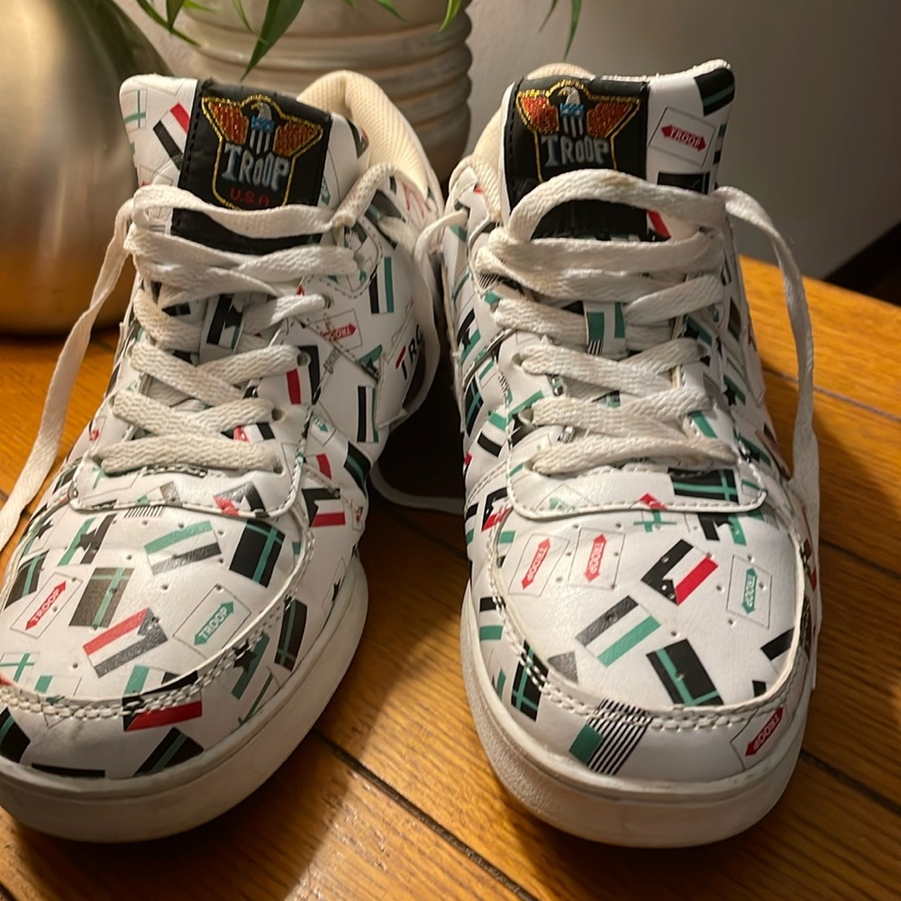 Troop Crown World Cup Sneakers Size Mens 9